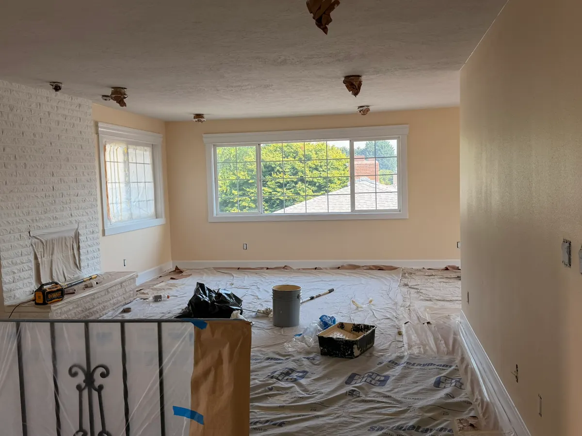 Before: Before and after comparison: Living room